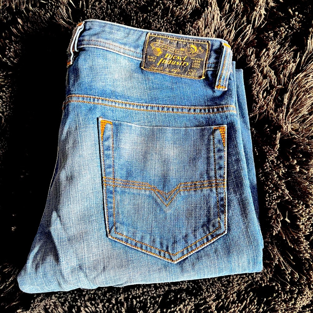 Diesel 32x32 Slim Straight fit blue Jean new.